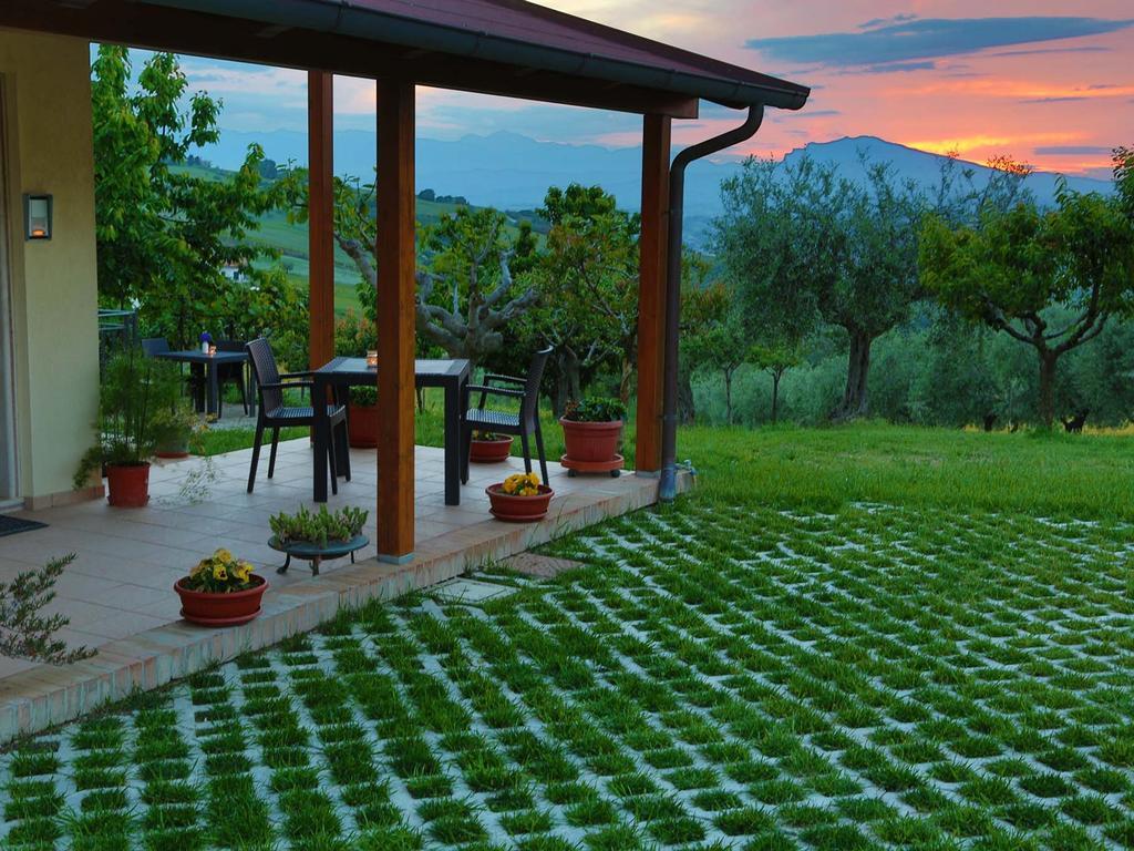 B&B Verdi Colline Controguerra Buitenkant foto